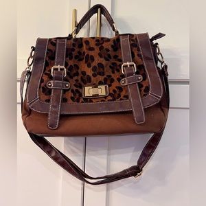 Womens convertible handbag animal print ample storage detachable strap